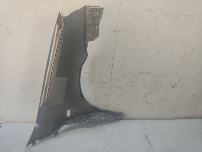 Recambio de aleta delantera izquierda para nissan almera tino (v10) 2.2 dci referencia OEM IAM 631014U130  