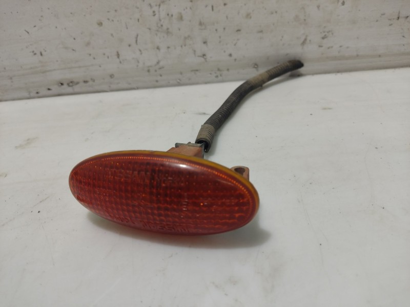 Recambio de piloto lateral izquierdo para nissan almera tino (v10) 2.2 dci referencia OEM IAM 26160BU100  