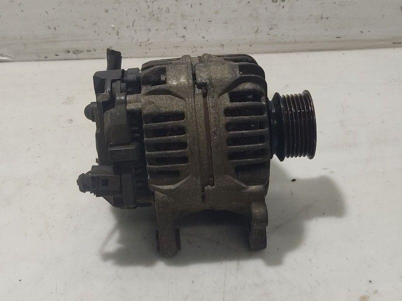 Recambio de alternador para seat toledo ii (1m2) 1.6 16v referencia OEM IAM 028903028D  0124325003