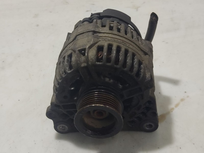 Recambio de alternador para seat toledo ii (1m2) 1.6 16v referencia OEM IAM 028903028D  0124325003