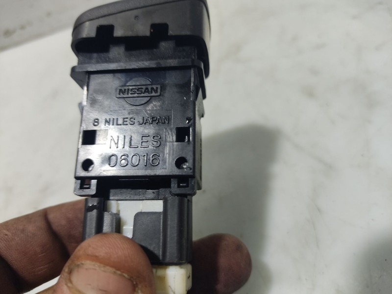 Recambio de warning para nissan almera ii hatchback (n16) 1.5 referencia OEM IAM 06016  