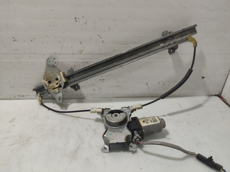 Recambio de elevalunas delantero derecho para nissan almera ii hatchback (n16) 1.5 referencia OEM IAM 80700BM705  