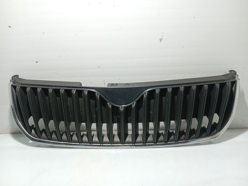 Recambio de rejilla paragolpes delantero para skoda superb ii (3t4) 2.0 tdi referencia OEM IAM 3T0853668A  