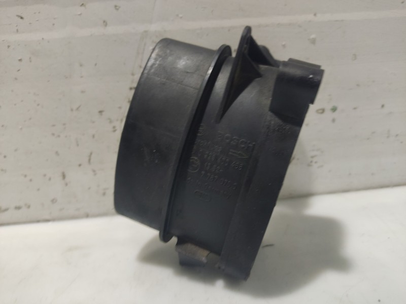 Recambio de caudalimetro para bmw serie 3 berlina (e46) referencia OEM IAM 77870760  0928400468