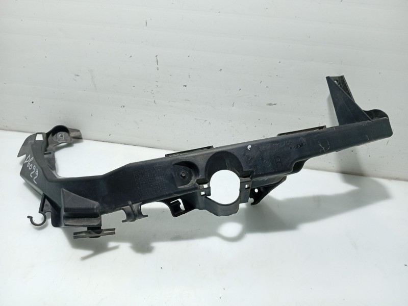 Recambio de soporte faro derecho para bmw 3 (e90) 320 d referencia OEM IAM 51647116708  