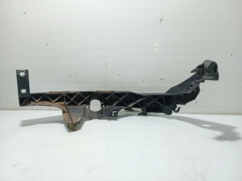 Recambio de soporte faro derecho para bmw 3 (e90) 320 d referencia OEM IAM 51647116708  