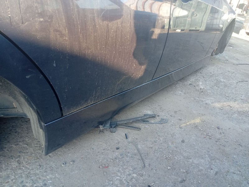 Recambio de faldon lateral para bmw 3 (e90) 320 d referencia OEM IAM 51772147274  