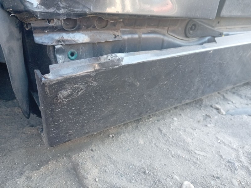 Recambio de faldon lateral para bmw 3 (e90) 320 d referencia OEM IAM 51772147271  