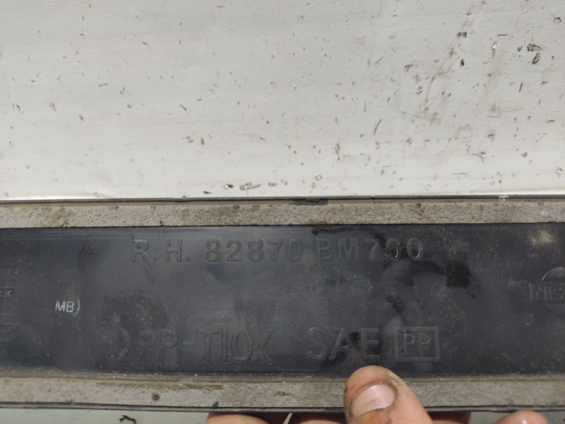 Recambio de moldura para nissan almera ii hatchback (n16) 1.5 referencia OEM IAM 82870BM700  