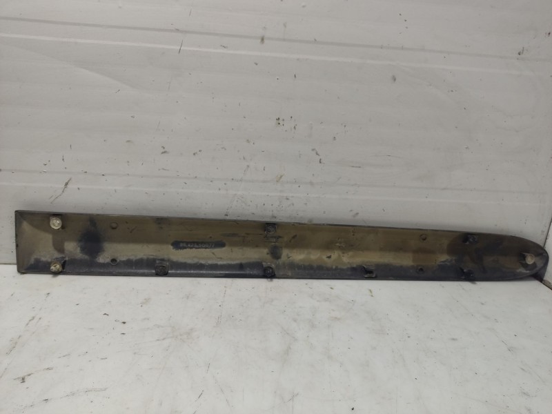 Recambio de moldura para nissan almera ii hatchback (n16) 1.5 referencia OEM IAM 9642590077  