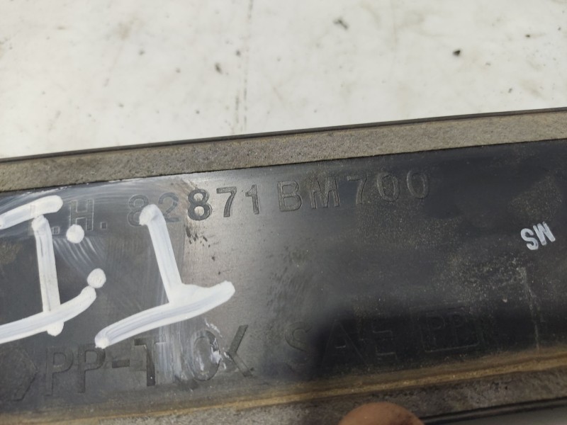 Recambio de moldura para nissan almera ii hatchback (n16) 1.5 referencia OEM IAM 80871BM700  