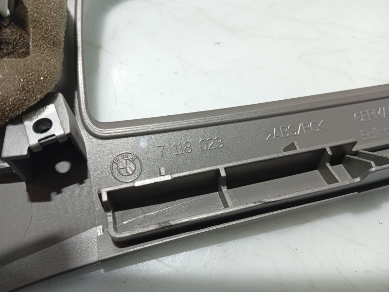 Recambio de moldura para bmw 3 (e90) 320 d referencia OEM IAM 7118023 7118034 52850610
