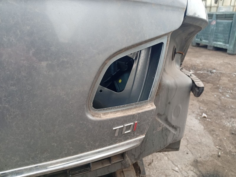 Recambio de porton trasero para skoda superb ii (3t4) 2.0 tdi referencia OEM IAM 3T5827025A  