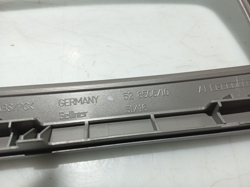 Recambio de moldura para bmw 3 (e90) 320 d referencia OEM IAM 7118023 7118034 52850610