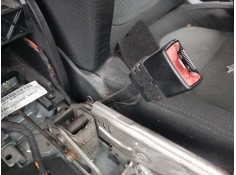 Recambio de anclaje cinturon delantero izquierdo para skoda superb ii (3t4) 2.0 tdi referencia OEM IAM 3T0858471  