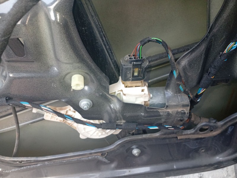 Recambio de motor elevalunas delantero izquierdo para bmw 3 (e90) 320 d referencia OEM IAM 67626927027  