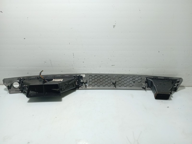 Recambio de moldura para bmw 3 (e90) 320 d referencia OEM IAM 7132845 6924082A 69226340