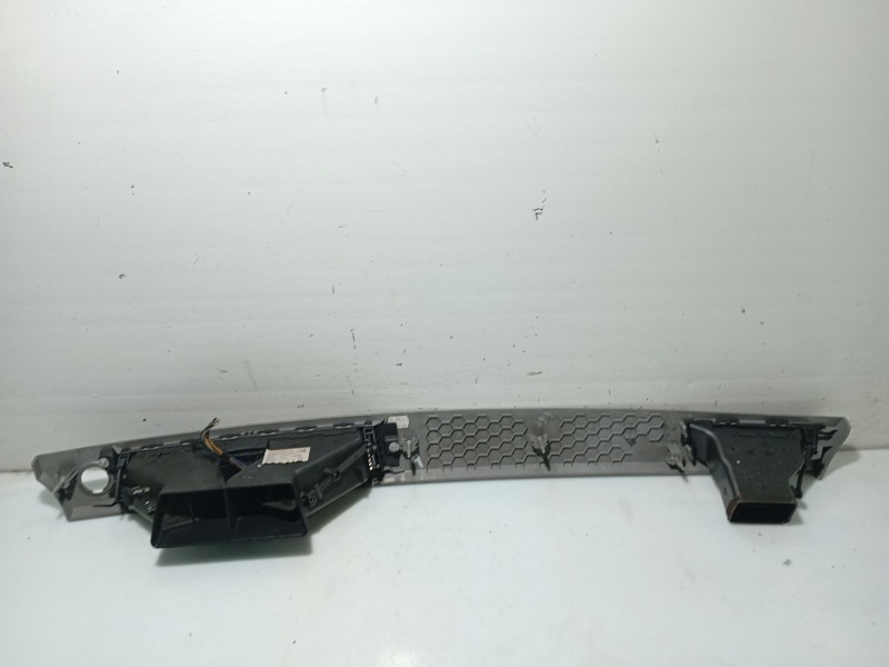 Recambio de moldura para bmw 3 (e90) 320 d referencia OEM IAM 7132845 6924082A 69226340