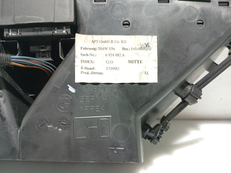 Recambio de moldura para bmw 3 (e90) 320 d referencia OEM IAM 7132845 6924082A 69226340