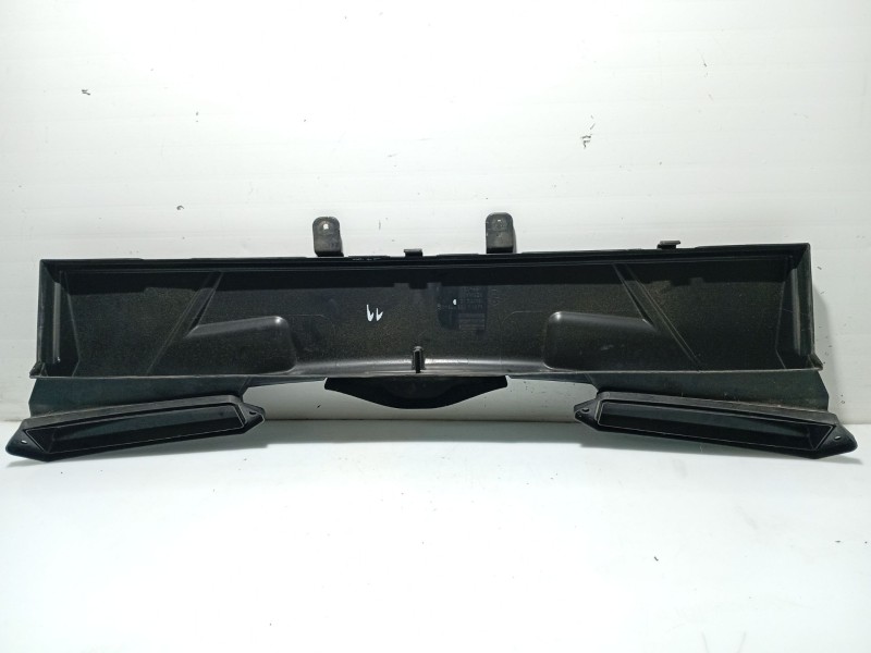 Recambio de moldura para bmw 3 (e90) 320 d referencia OEM IAM 64316925979 15677210 
