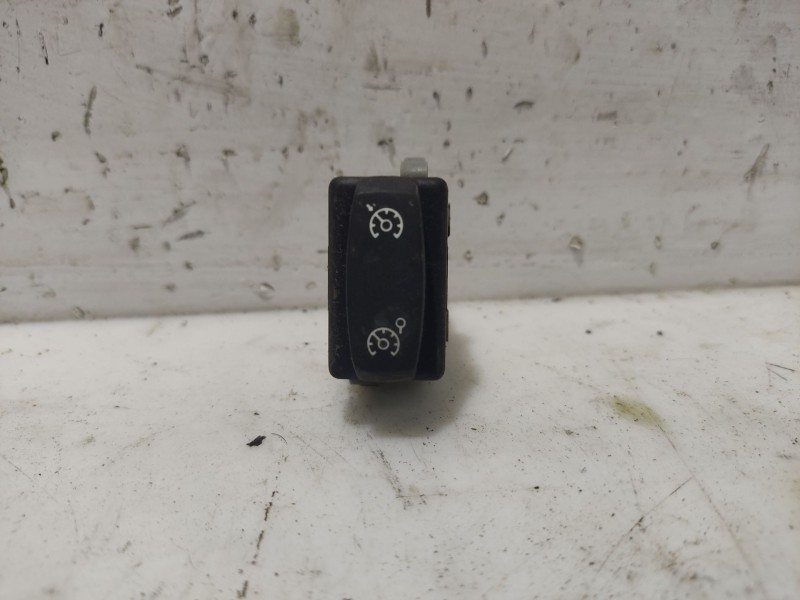 Recambio de interruptor para renault clio iii 1.5 dci diesel cat referencia OEM IAM 8200829519  