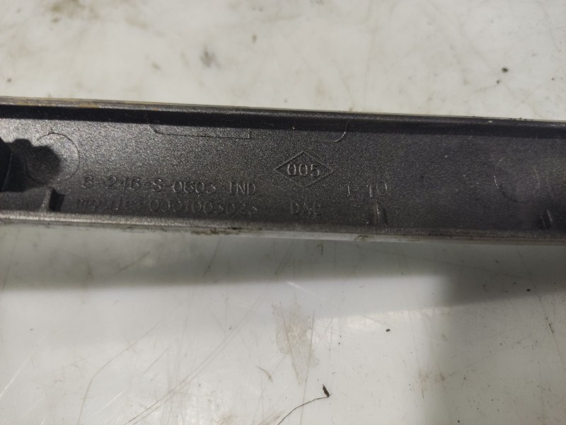 Recambio de moldura para renault clio iii 1.5 dci diesel cat referencia OEM IAM 8200407880  