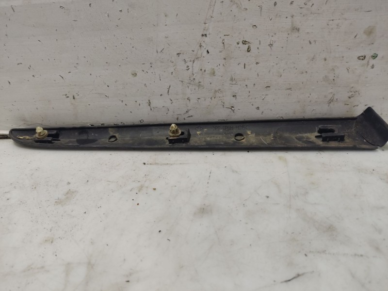 Recambio de moldura para renault clio iii 1.5 dci diesel cat referencia OEM IAM 8200289931  