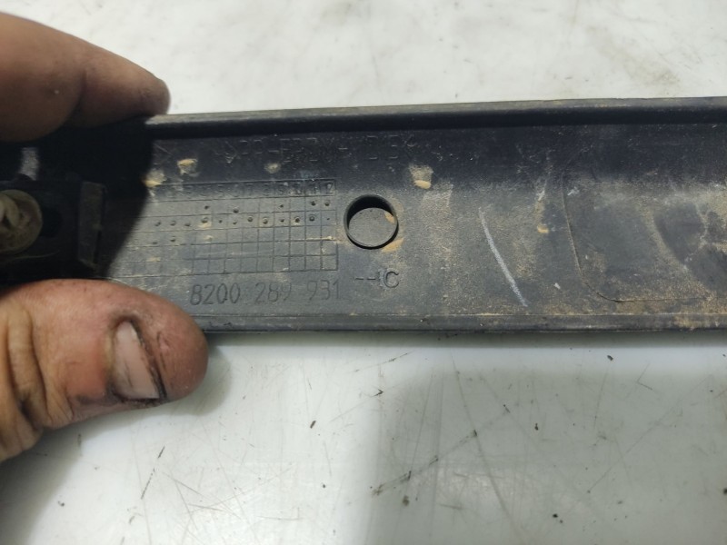 Recambio de moldura para renault clio iii 1.5 dci diesel cat referencia OEM IAM 8200289931  