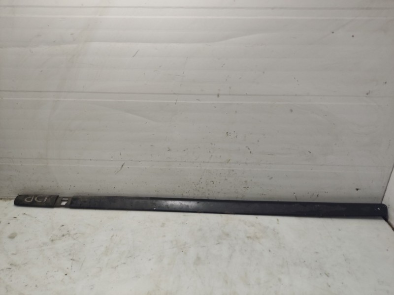 Recambio de moldura para renault clio iii 1.5 dci diesel cat referencia OEM IAM 8200289920  