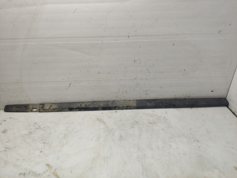 Recambio de moldura para renault clio iii 1.5 dci diesel cat referencia OEM IAM 8200289921  