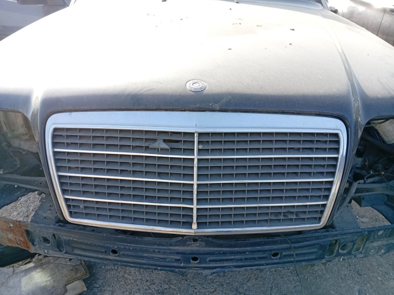 Recambio de rejilla delantera para mercedes-benz 124 sedán (w124) 200 d (124.120) referencia OEM IAM   