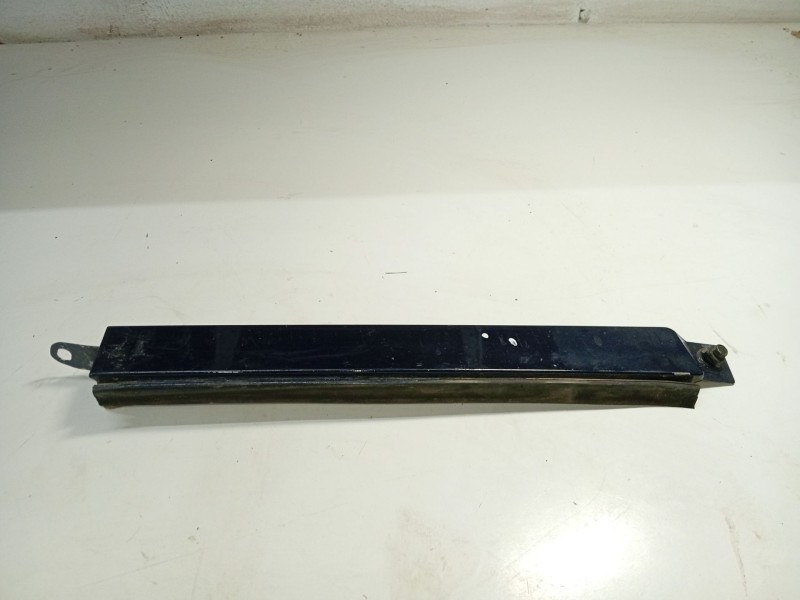 Recambio de moldura para mercedes-benz 124 sedán (w124) 200 d (124.120) referencia OEM IAM   