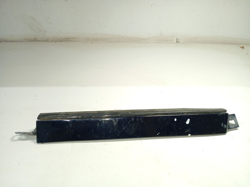 Recambio de moldura para mercedes-benz 124 sedán (w124) 200 d (124.120) referencia OEM IAM 1248850885  