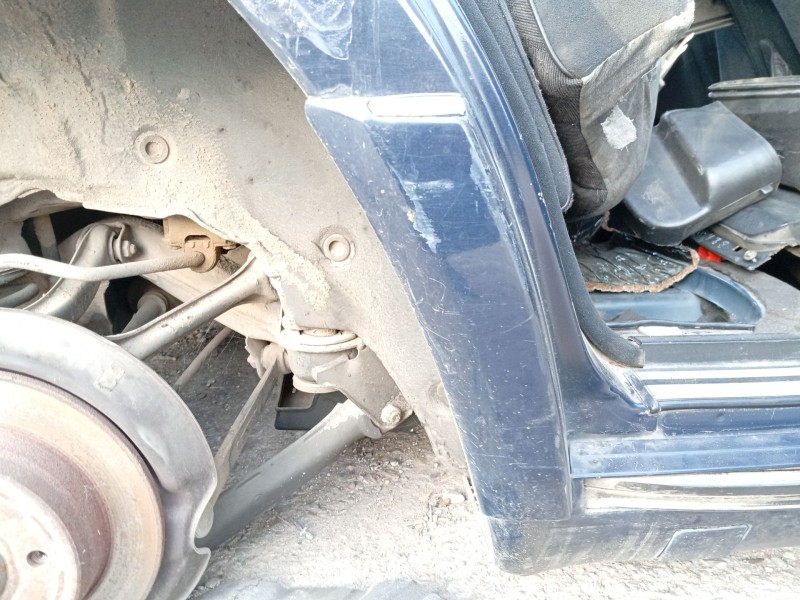 Recambio de molduras traseras para mercedes-benz 124 sedán (w124) 200 d (124.120) referencia OEM IAM   