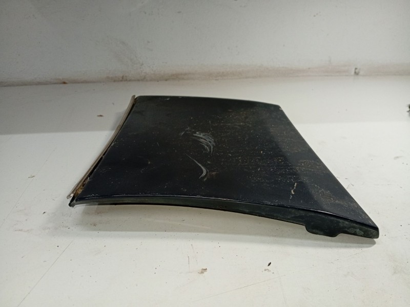 Recambio de molduras delanteras para mercedes-benz 124 sedán (w124) 200 d (124.120) referencia OEM IAM 1246901440R  