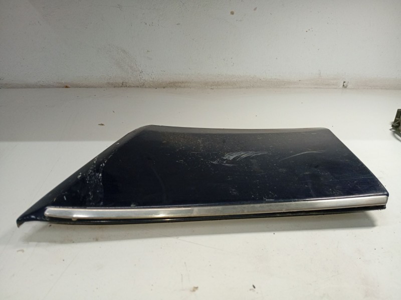 Recambio de molduras delanteras para mercedes-benz 124 sedán (w124) 200 d (124.120) referencia OEM IAM 1246901440R  