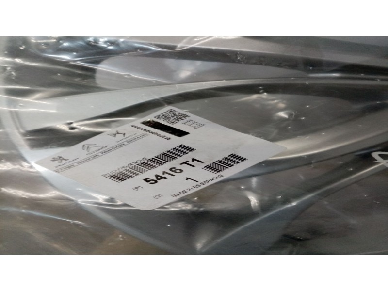 Recambio de tapacubos r16 para  referencia OEM IAM R16  