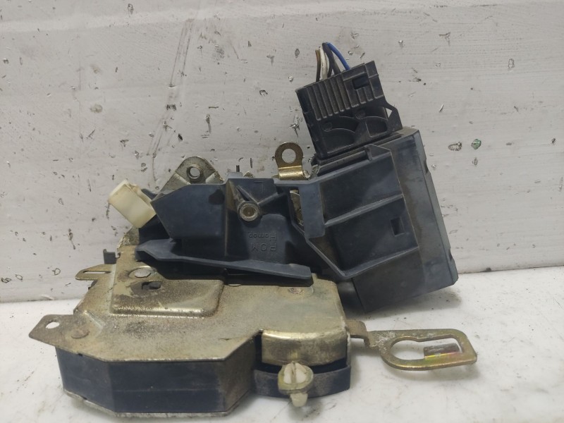 Recambio de cerradura puerta delantera izquierda para bmw serie 3 berlina (e36) 318i referencia OEM IAM 51218122417  