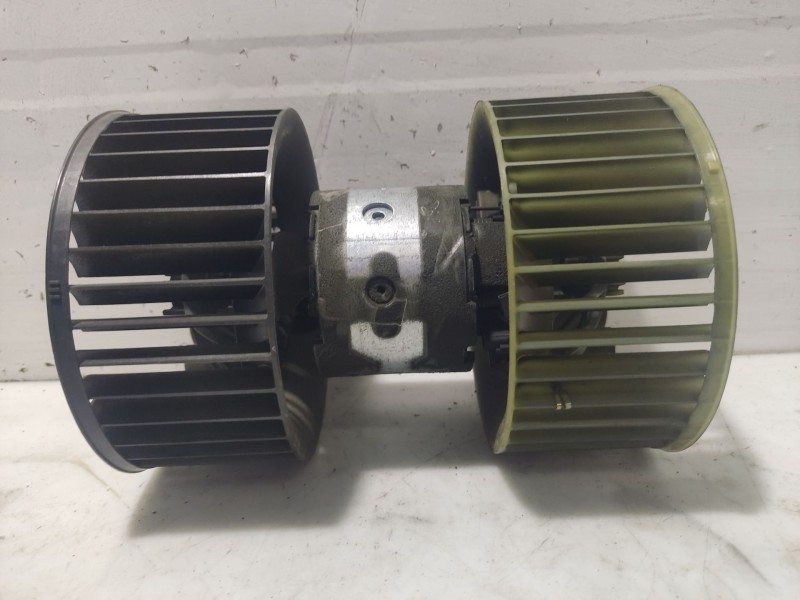 Recambio de motor calefaccion para bmw serie 3 berlina (e36) 318i referencia OEM IAM 64118390208  0130111158