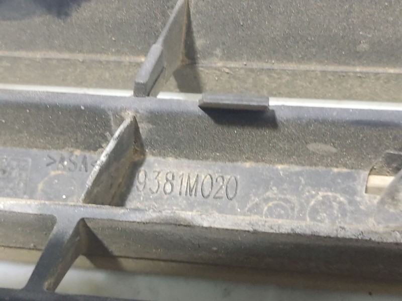 Recambio de moldura para nissan almera tino (v10) 2.2 dci referencia OEM IAM 9381M020  