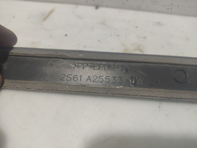 Recambio de moldura para ford fiesta v (jh_, jd_) 1.4 tdci referencia OEM IAM 2S61A25533  