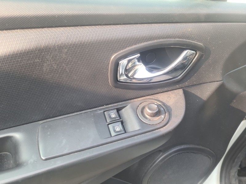 renault clio iv grandtour (kh_) del año 2014