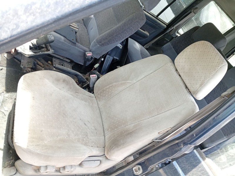 Recambio de asiento delantero izquierdo para ssangyong korando referencia OEM IAM   