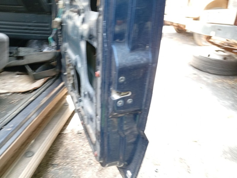 Recambio de cerradura puerta delantera derecha para ssangyong korando referencia OEM IAM   