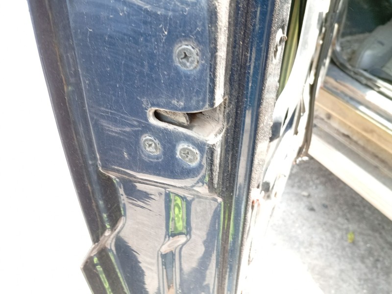 Recambio de cerradura puerta delantera izquierda para ssangyong korando referencia OEM IAM   