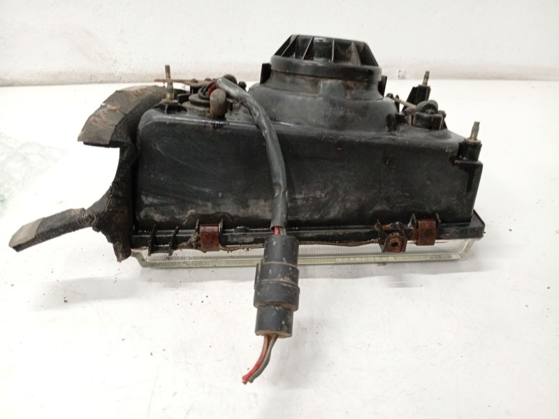 Recambio de faro derecho para ssangyong korando referencia OEM IAM   