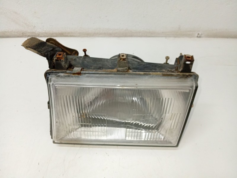 Recambio de faro izquierdo para ssangyong korando referencia OEM IAM   