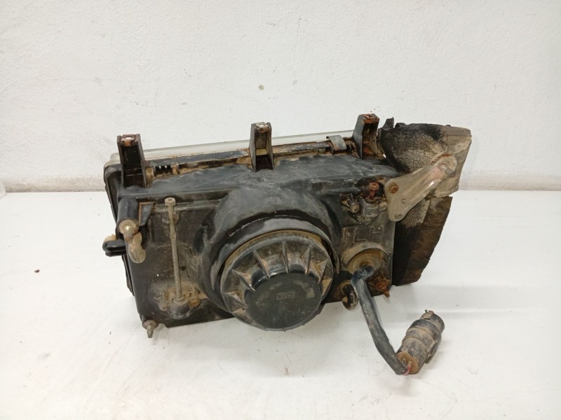 Recambio de faro izquierdo para ssangyong korando referencia OEM IAM   