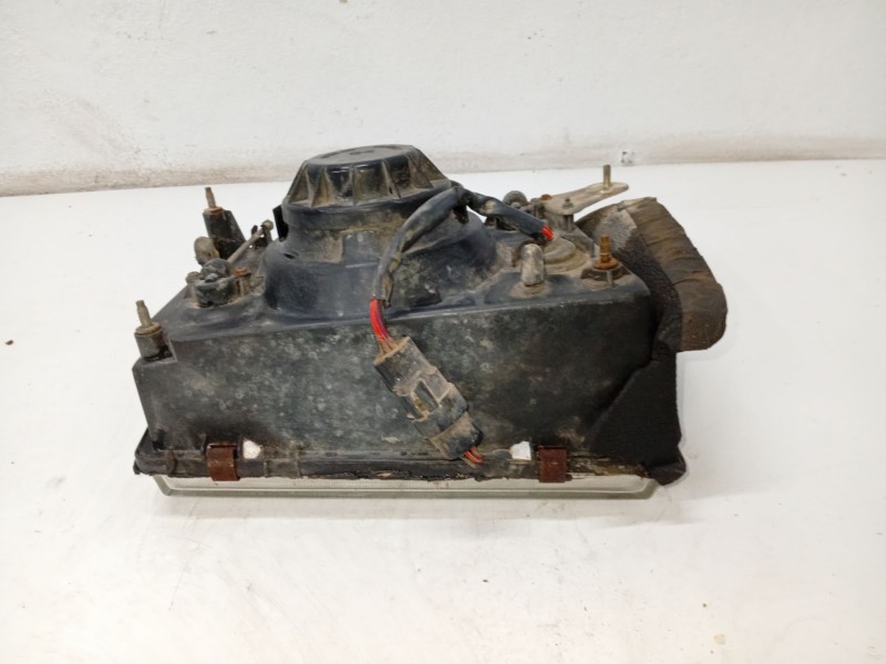 Recambio de faro izquierdo para ssangyong korando referencia OEM IAM   