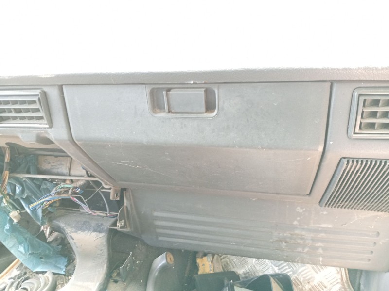 Recambio de guantera para ssangyong korando referencia OEM IAM   